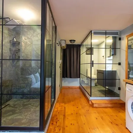 Chic Modern In The Historic Heart Of Fatih *
